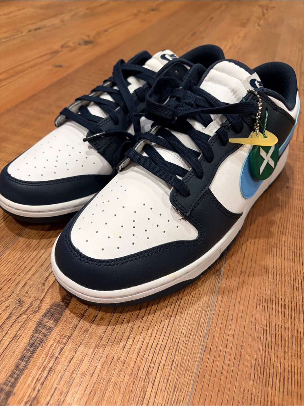 Nike Navy, White and Light Blue Low-Top Sneakers
